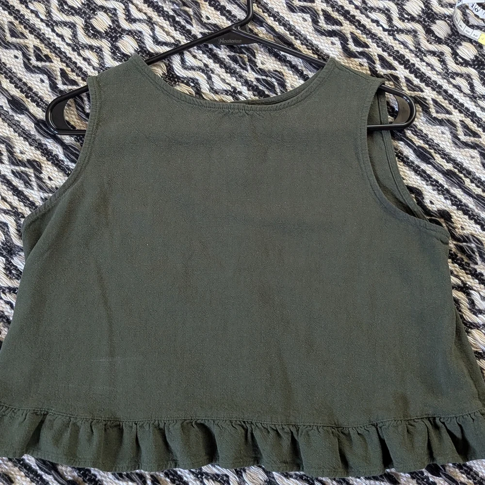 Amazon Green Ruffled Tank Top - Picture 2 of 9